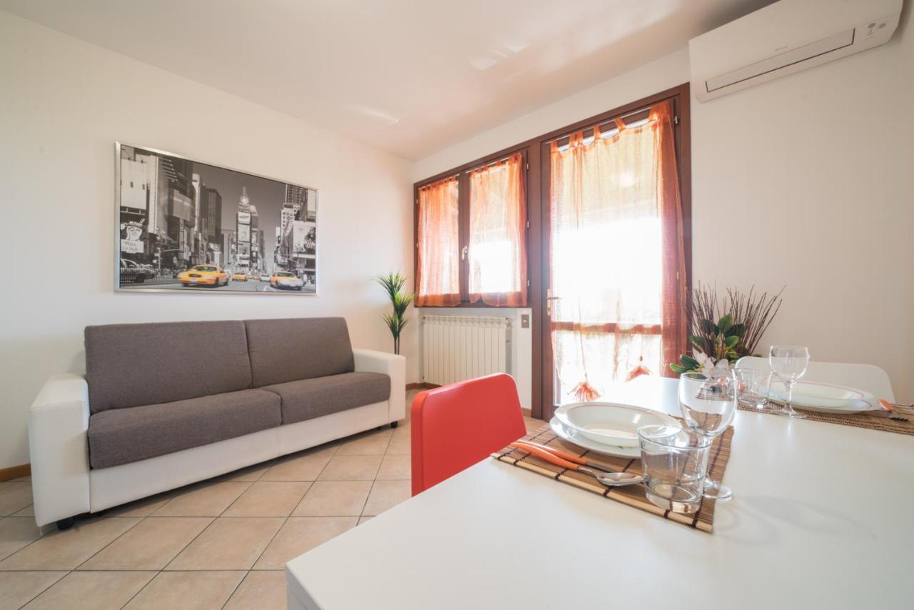 Gardappartamenti Cascinale Pool Desenzano del Garda Eksteriør billede