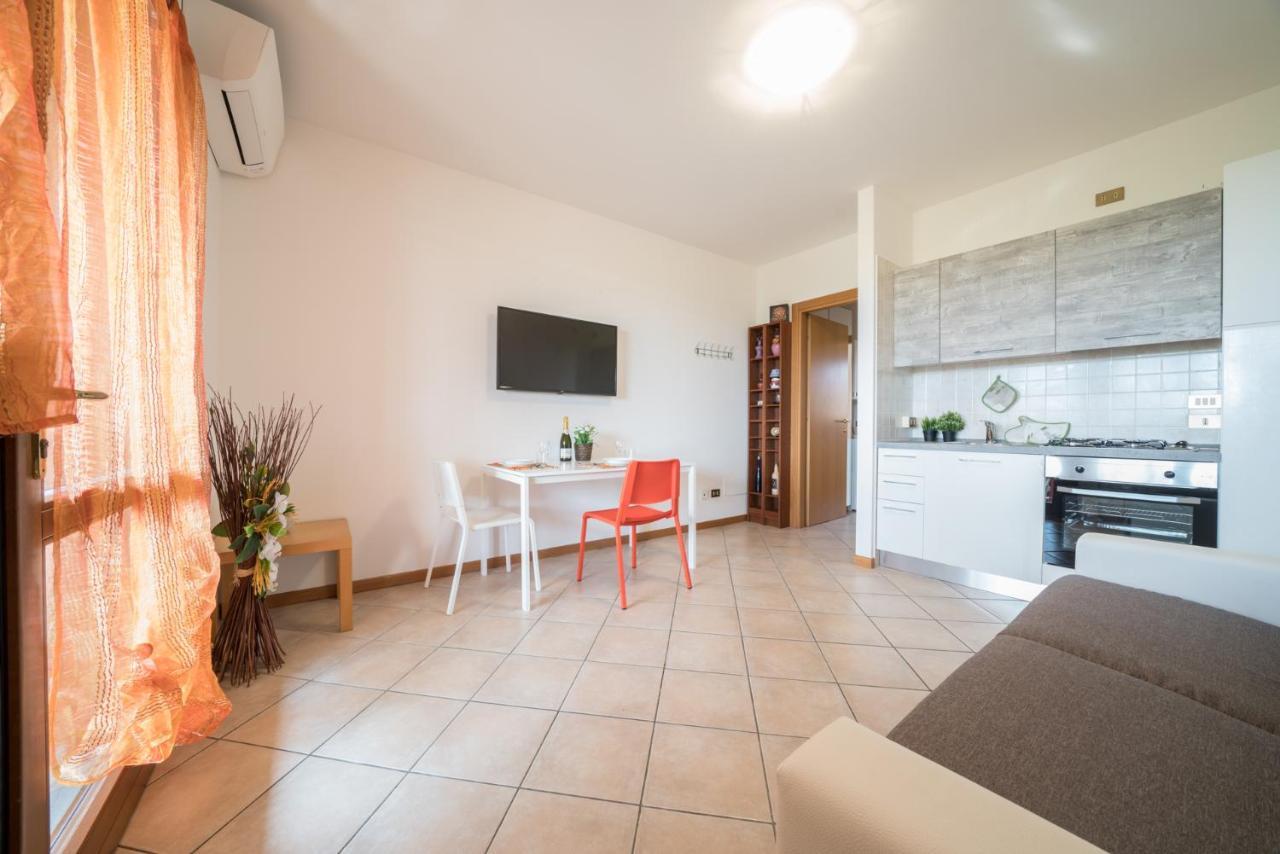 Gardappartamenti Cascinale Pool Desenzano del Garda Eksteriør billede