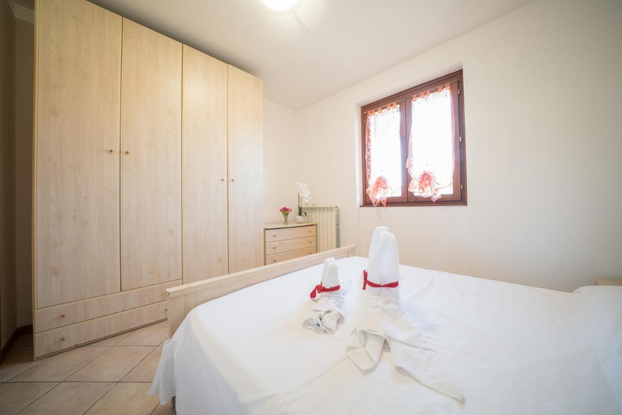 Gardappartamenti Cascinale Pool Desenzano del Garda Eksteriør billede