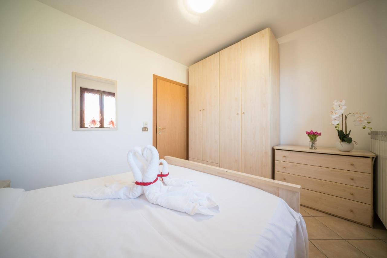 Gardappartamenti Cascinale Pool Desenzano del Garda Eksteriør billede